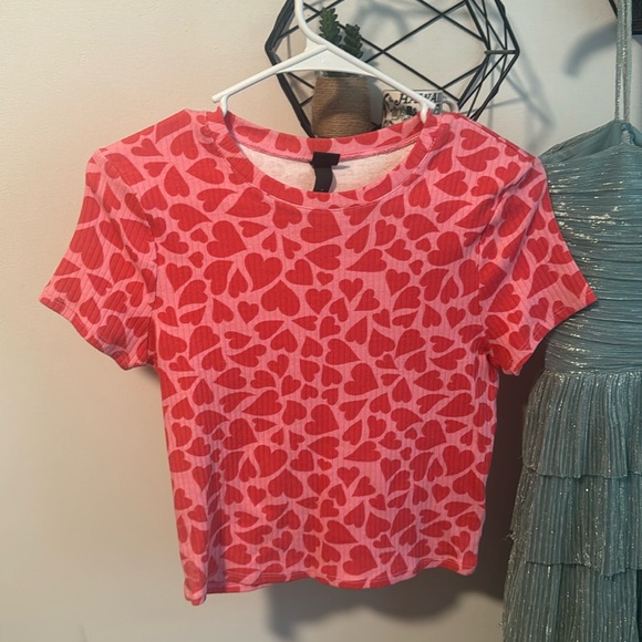 wild fable Tops - heart patterned crop top, size medium
